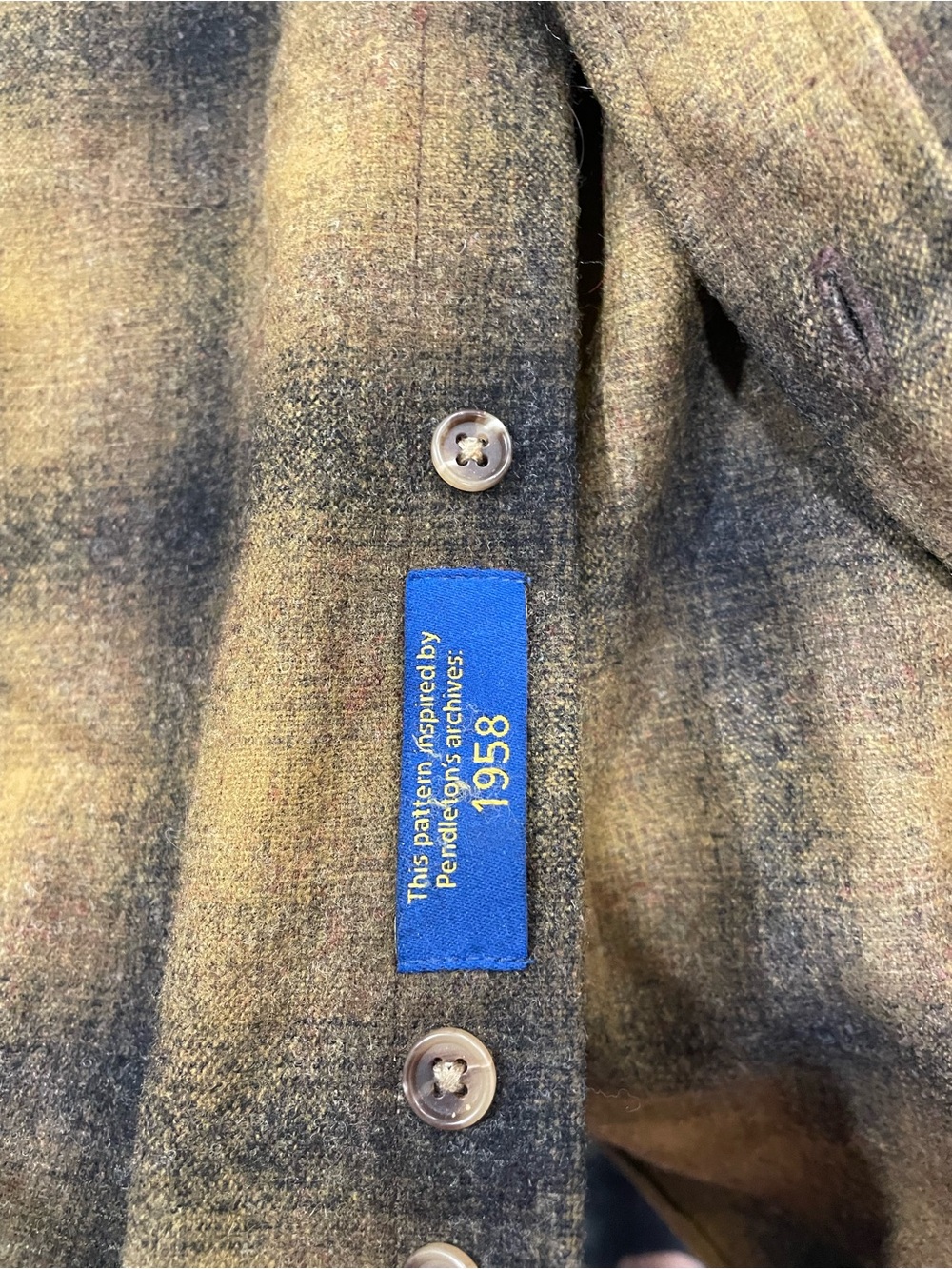 Pendleton Men's Yellow and Black Plaid Wool Button-Down Shirt Large Wool - Picture 6 of 6